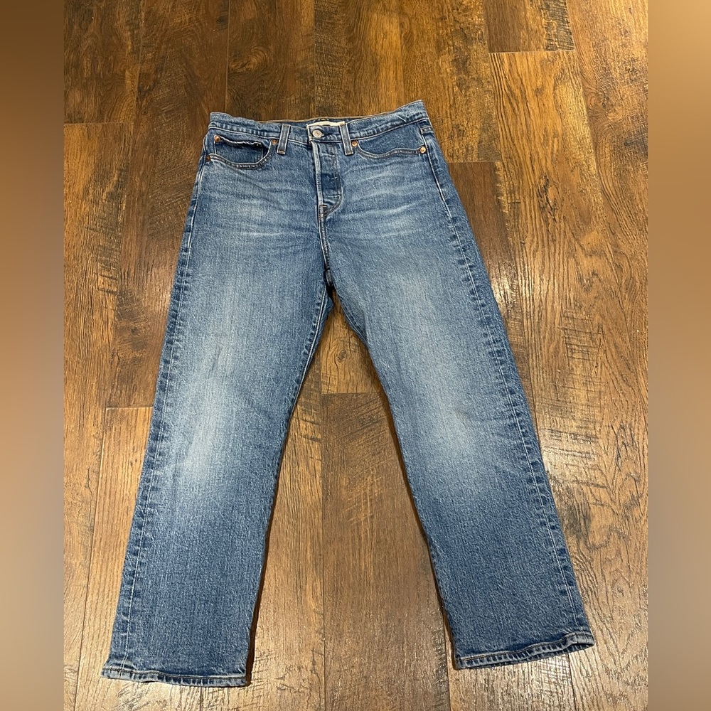 Levi's Wedgie Straight Jeans Womens Size 28 With 25 Inseam Button Fly Blue